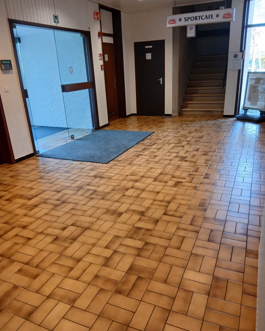 Nettoyage hall entrée immeuble Saint-Gilles - Saba Cleaning