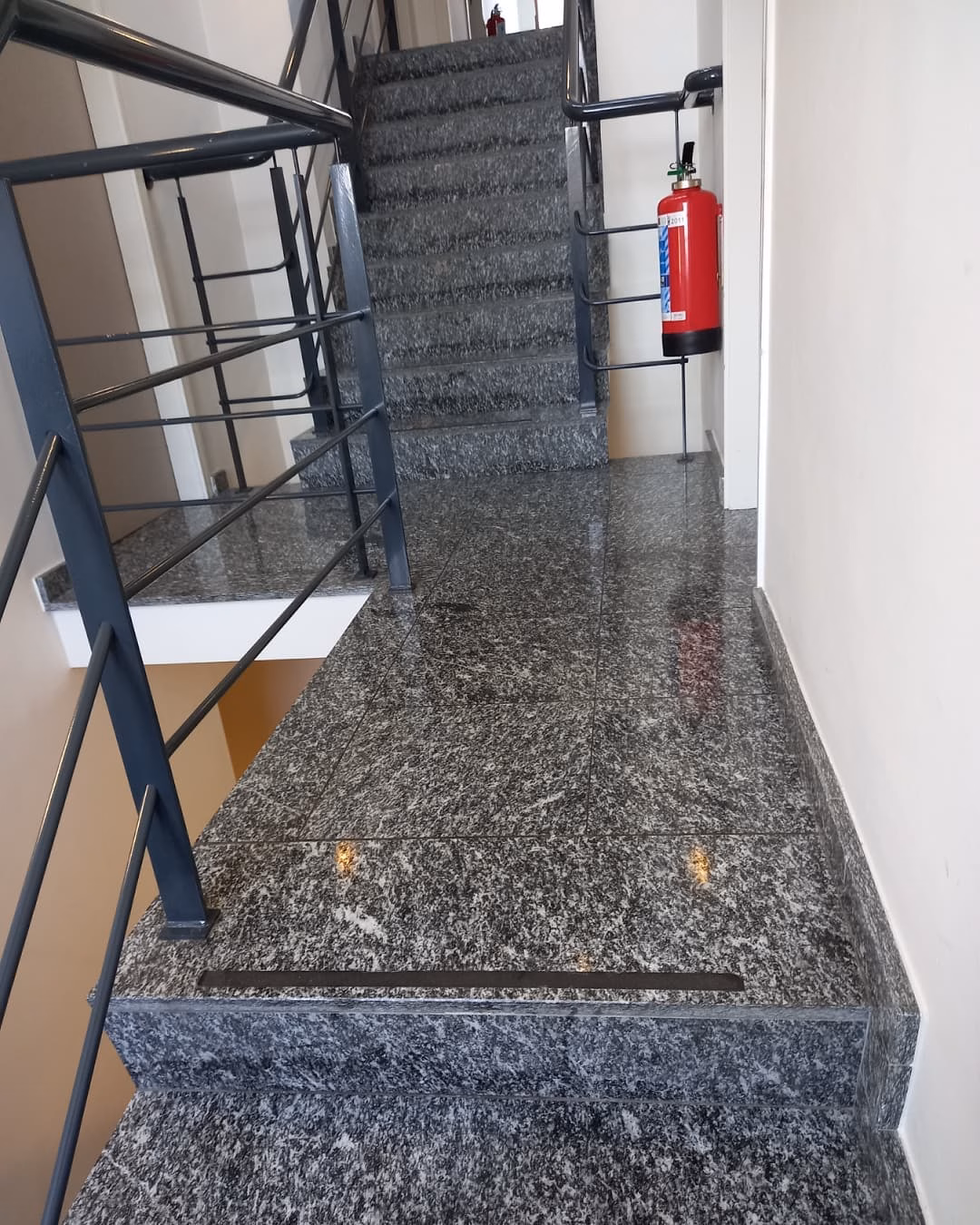 Nettoyage escaliers immeuble Anderlecht - Saba Cleaning