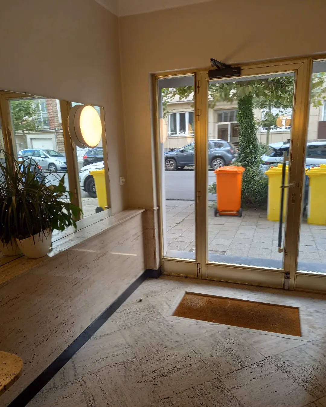 Nettoyage hall entrée Saint-Gilles - Saba Cleaning